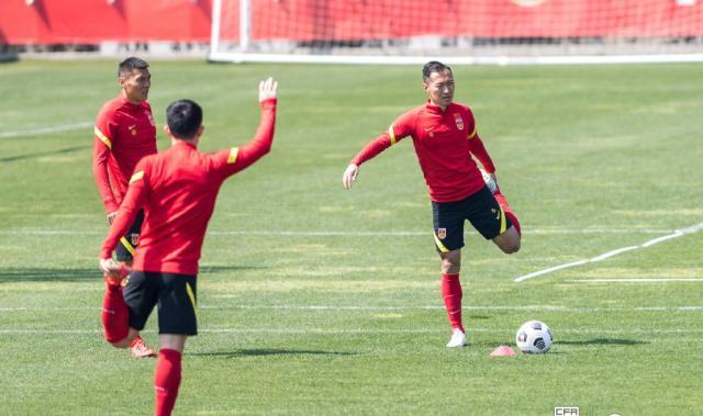 世界杯历史比分-日韩对抗赛一触即发 为避新冠韩国队吃饭排排坐